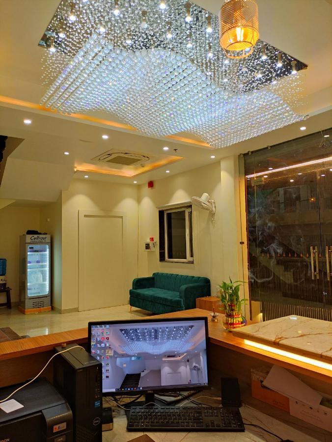 Hotel Satsang Grand Varanasi Bagian luar foto